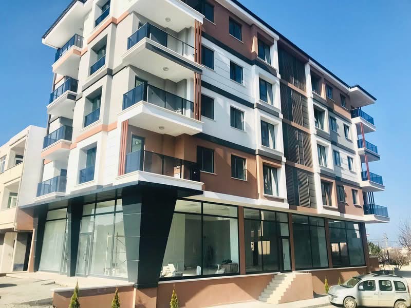 Köşe Ticari Blok — tamamlanmış yapı